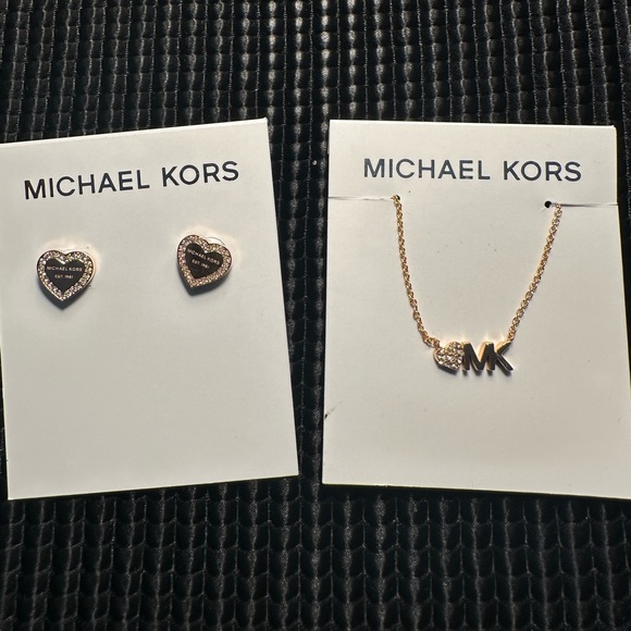 🆕Michael Kors Gold Jewelry Set - Picture 1 of 11